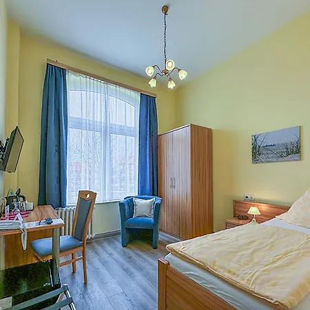 Hotel Graf Waldersee Borkum Exterior photo